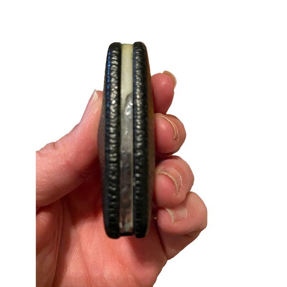 Louis Vuitton Damier Light Keychain - Picture 9 of 10